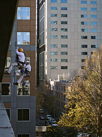 1abseilers-w.jpg